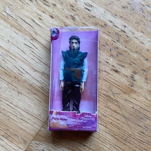 Zuru Disney Store Edition Mini Brands Toy Tangled Flynn Rider Doll In Box Toy